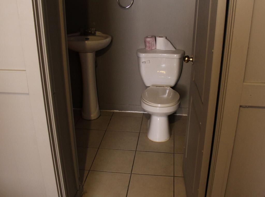 Toronto Central Hotel Bagian luar foto