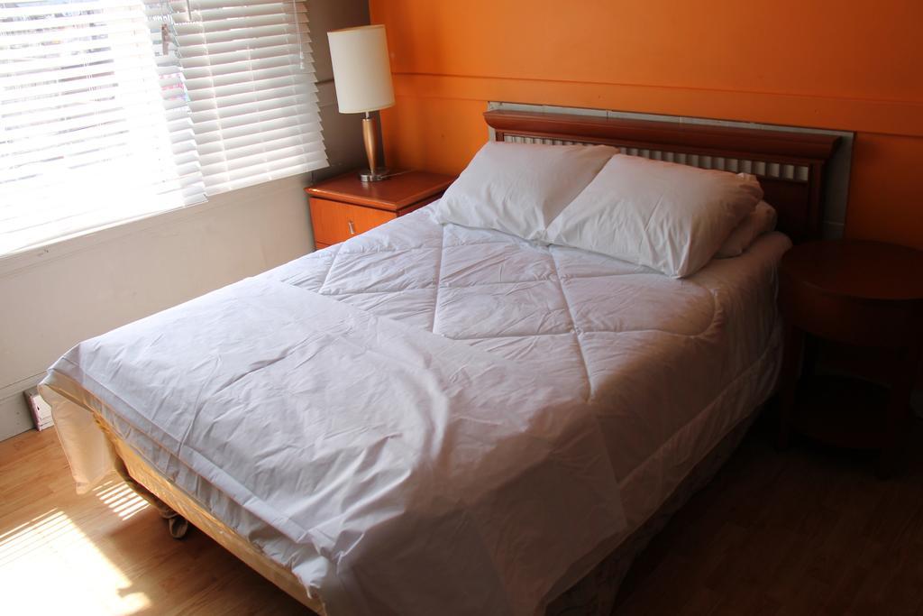 Toronto Central Hotel Bagian luar foto