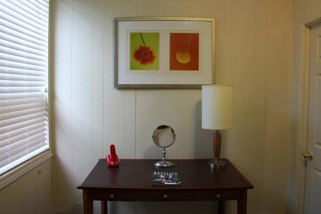 Toronto Central Hotel Bagian luar foto