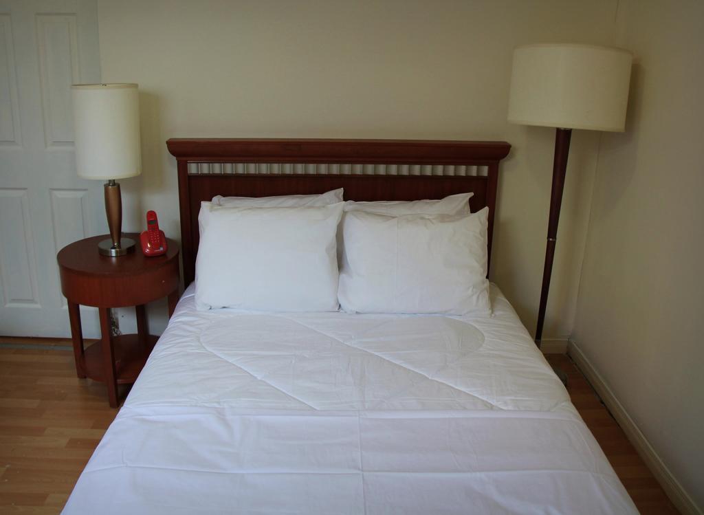 Toronto Central Hotel Bagian luar foto