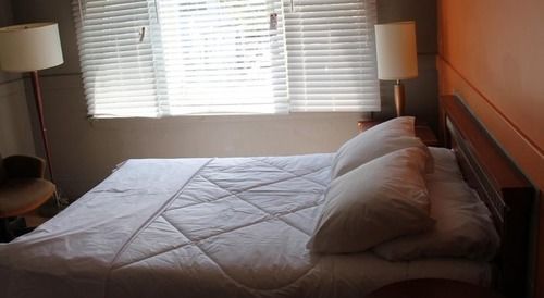 Toronto Central Hotel Bagian luar foto